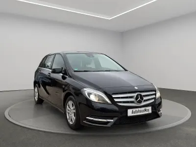 Gebraucht Mercedes B180 122 PS (89 kW) 2012 Schwarz Van / Kleinbus