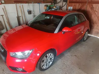 Gebraucht Audi A1 86 PS (63 kW) 2011 Rot Kleinwagen