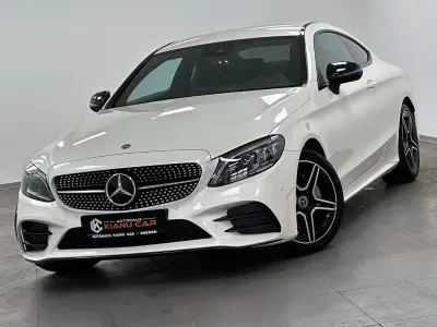 Gebraucht Mercedes C200 AMG 184 PS (135 kW) 2020 Diamantweiss Coupé
