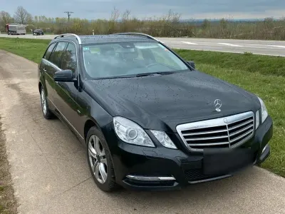 Gebraucht Mercedes E350 265 PS (194 kW) 2012 Schwarz Kombi