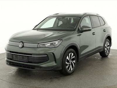 Neu VW Tiguan Life 150 PS (110 kW) 2025 Cipressino grün metallic SUV
