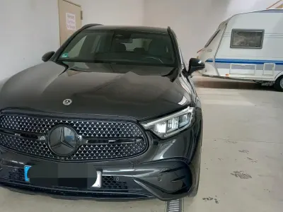 Gebraucht Mercedes GLC200 204 PS (150 kW) 2023 Grau SUV