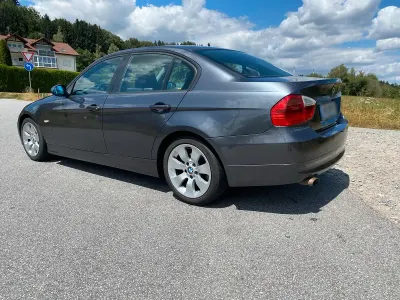 Gebraucht BMW 318 122 PS (89 kW) 2007 Grau Limousine