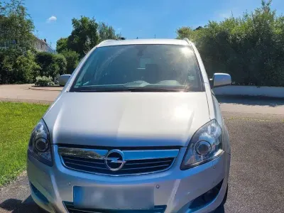 Gebraucht Opel Zafira Family 140 PS (102 kW) 2013 Silber Van / Kleinbus