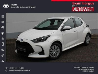 Gebraucht Toyota Yaris Hybrid Comfort 116 PS (85 kW) 2023 Weiß Limousine