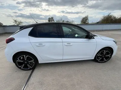 Gebraucht Opel Corsa 101 PS (74 kW) 2020 Weiß Kleinwagen