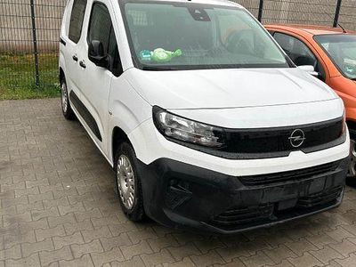 Usata Opel Combo Edition 102 CV (75 kW) 2024 Bianco Monovolume