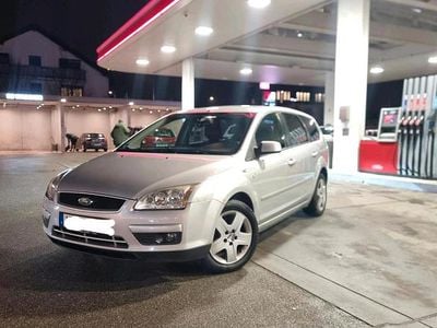 Gebraucht Ford Focus 100 PS (73 kW) 2008 Silber Kombi