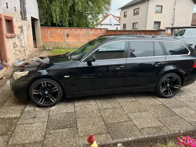 Gebraucht BMW 525 177 PS (130 kW) 2006 Schwarz Kombi