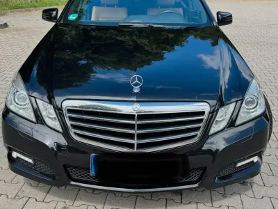 Gebraucht Mercedes E250 Elegance 204 PS (150 kW) 2010 Schwarz Kombi