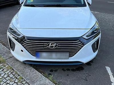 Gebraucht Hyundai Ioniq Premium 141 PS (103 kW) 2018 Weiß Kleinwagen
