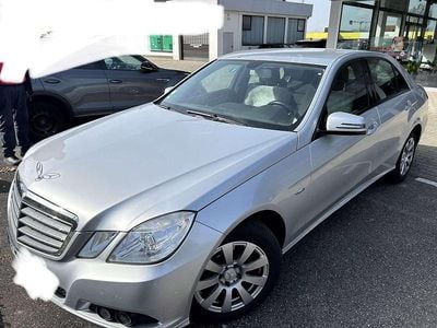 Gebraucht Mercedes E220 170 PS (125 kW) 2009 Iridiumsilber  metalliclack Limousine