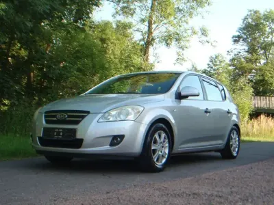 Gebraucht Kia Ceed EX 126 PS (92 kW) 2009 Silber Kleinwagen