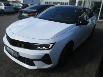 Neu Opel Astra 131 PS (96 kW) 2025 Weiss Kleinwagen