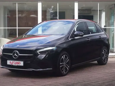 Używany Mercedes B200 Progressive 177 KM (130 kW) 2024 Czarny Minivan