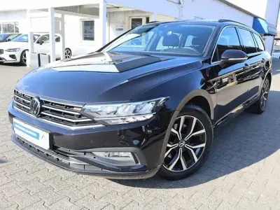 Gebraucht VW Passat Business 200 PS (147 kW) 2022 Deep black pearlescent Kombi