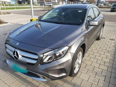 Gebraucht Mercedes GLA220 Urban 177 PS (130 kW) 2016 Grau SUV