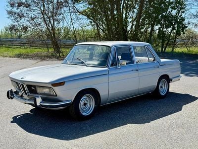 Usado BMW 2000 130 HP (95 kW) 1971 Prateado Sedan
