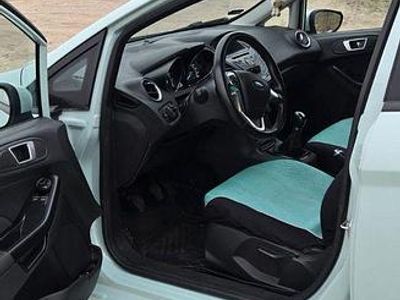 Gebraucht Ford Fiesta Celebration 80 PS (58 kW) 2017 Grün Kleinwagen