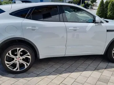 Gebraucht Jaguar E-Pace R-Dynamic 241 PS (177 kW) 2019 Weiß SUV