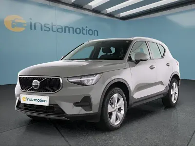 Gebraucht Volvo XC40 Core 163 PS (119 kW) 2024 Grün SUV