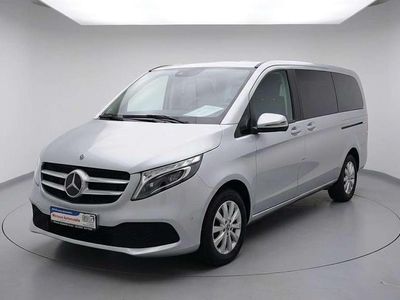 Gebraucht Mercedes V220 163 PS (119 kW) 2023 Brillantsilber metallic Van / Kleinbus