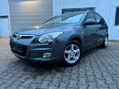 gebraucht Hyundai i30 CW blue 1.4 Comfort