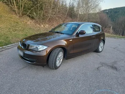Usata BMW 116 122 CV (89 kW) 2010 Marrone Utilitaria