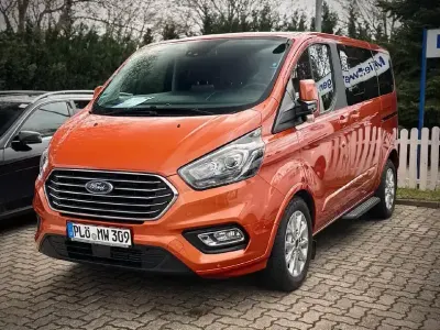 Usata Ford Transit Custom 149 CV (109 kW) 2024 Arancione Berlina