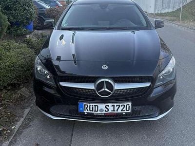 Gebraucht Mercedes CLA180 122 PS (89 kW) 2018 Schwarz Limousine