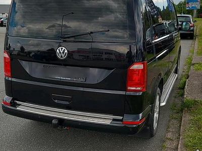 Schwarz Gebraucht 2016 VW Caravelle Van / Kleinbus | 25.500 € (Fairer Preis)