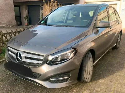Gebraucht Mercedes B180 2018 Grau Kleinwagen