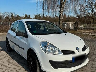 Gebraucht Renault Clio III 75 PS (55 kW) 2009 Weiß Kleinwagen