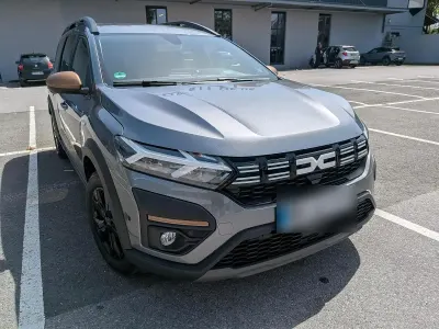 Gebraucht Dacia Jogger Extreme 91 PS (66 kW) 2024 Grau Van / Kleinbus