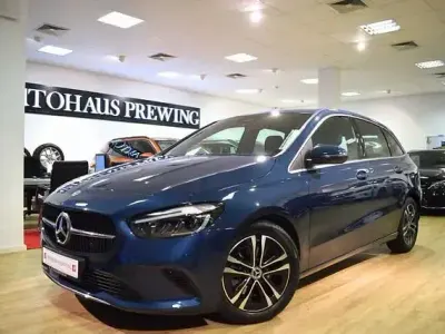 Gebraucht Mercedes B180 Urban 136 PS (100 kW) 2023 Blau Van / Kleinbus