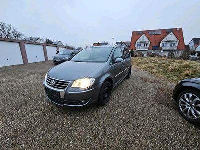 Grau Gebraucht 2007 VW Touran Van / Kleinbus | 2.950 € (Fairer Preis)