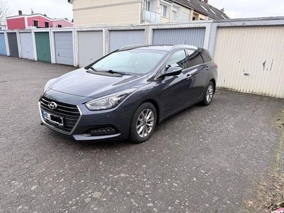 Gebraucht Hyundai i40 141 PS (103 kW) 2016 Blau Kombi