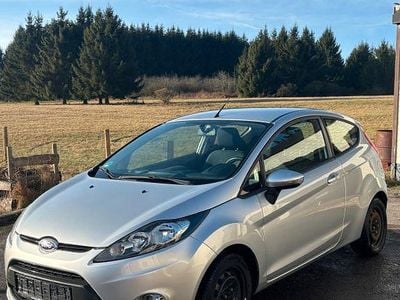 Silber Gebraucht 2012 Ford Fiesta Champions Edition Limousine | 3.200 € (Fairer Preis)