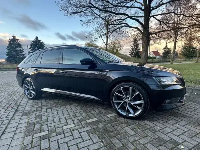 Gebraucht Skoda Superb SportLine 150 PS (110 kW) 2018 Schwarz Kombi