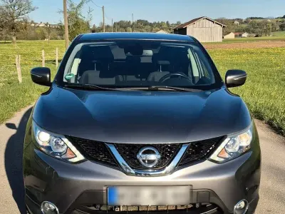 Gebraucht Nissan Qashqai 116 PS (85 kW) 2014 Grau SUV