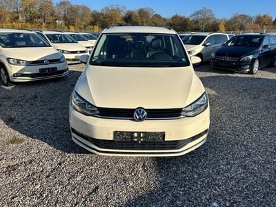 Beige Gebraucht 2019 VW Touran Van / Kleinbus | 6.999 €