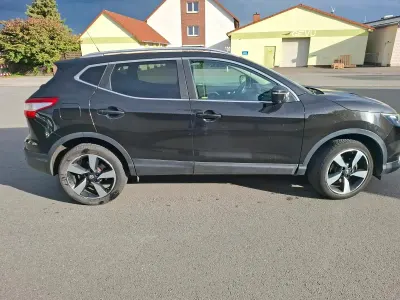 Gebraucht Nissan Qashqai 116 PS (85 kW) 2017 Schwarz SUV