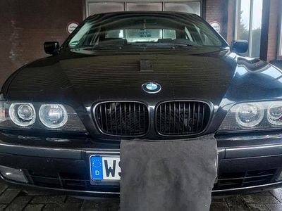 BMW 523