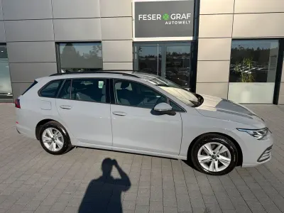 Gebraucht VW Golf VIII Life 150 PS (110 kW) 2023 Grau Kombi
