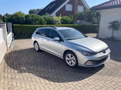 Gebraucht VW Golf VIII 115 PS (84 kW) 2023 Silber Kombi