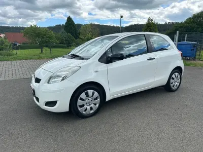 Gebraucht Toyota Yaris Cool 101 PS (74 kW) 2010 Weiß Kleinwagen