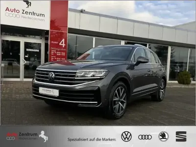 Usata VW Touareg Elegance 286 CV (210 kW) 2025 Grigio SUV