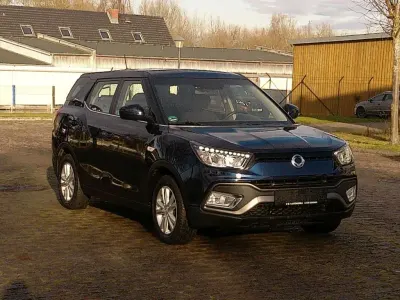 Gebraucht SsangYong XLV 116 PS (85 kW) 2019 Blau SUV