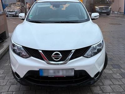 Gebraucht Nissan Qashqai Acenta 116 PS (85 kW) 2017 Weiß SUV