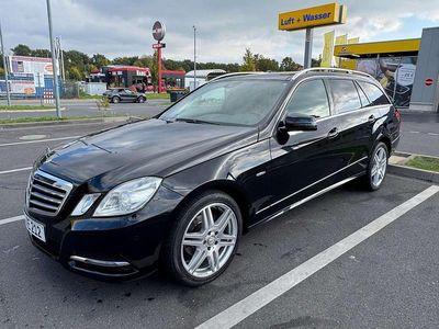 Gebraucht Mercedes E200 136 PS (100 kW) 2011 Schwarz Kombi